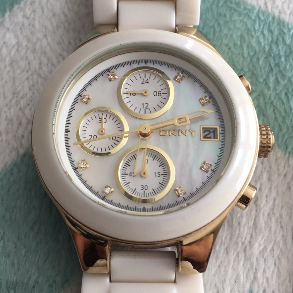 DYNY Watch
